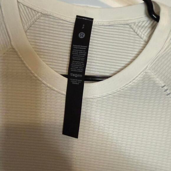 Lululemon mens metal vent short - Picture 2 of 2